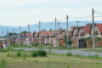 Vecinos de Lomas denuncian subas en las cuotas, que el Ipvdu justifica