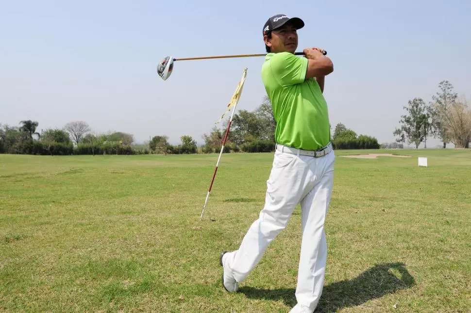 LEVANTÓ VUELO. A puro birdie en Uruguay, Costilla se metió en la conversación por el N° 1 en el torneo del “Maestro”. 