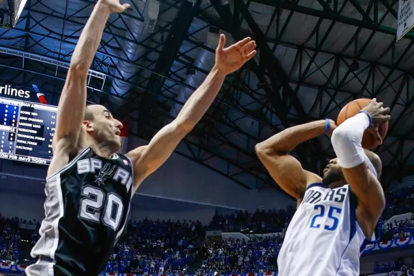 Un triple de Carter amargó a Spurs en Dallas