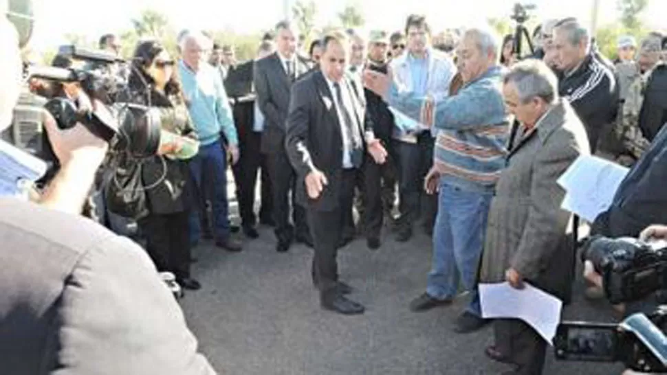 ESCENARIO. Los testigos recordaron dónde estaba la camioneta que trasladaba a Angelelli y cómo quedó el cuerpo. FOTO TOMADA DE ELINDEPENDIENTE.COM.AR