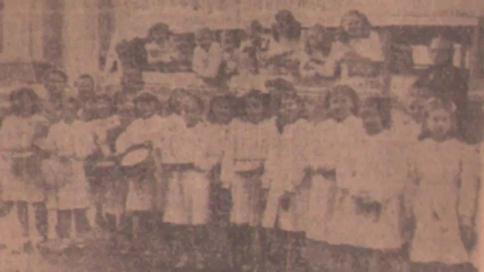 Las alumnas de la Escuela Sarmiento durante su visita a la escuela en San Pablo.