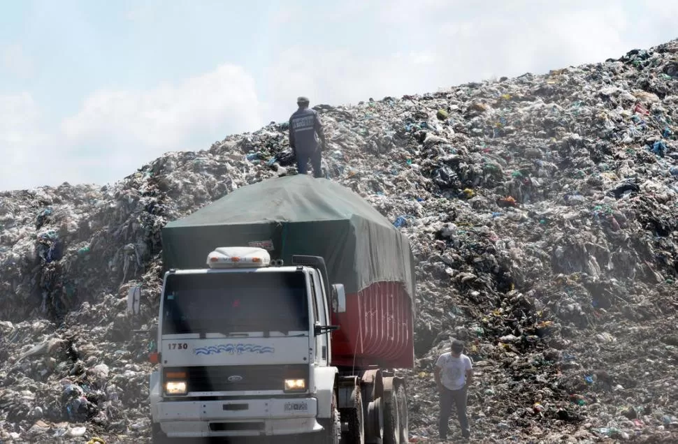 TRASLADO. Hasta el domingo, camiones de La Banda trabajaron en Overo. la gaceta / foto de HECTOR PERALTA (archivo)