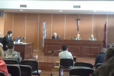 Recibió un llamado de una mujer que le hablaba en francés, días antes de que encuentren los cuerpos