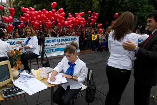 Violencia laboral e igualdad de oportunidades, dos ejes de un debate entre empleados bancarios