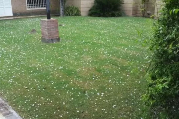 El granizo seco sorprendió a los santiagueños
