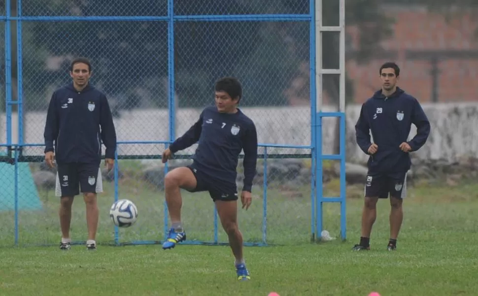 POR LA VUELTA. Luis Rodríguez parece estar recuperado de una molestia y el sábado será titular ante Villa San Carlos. 