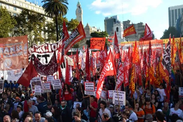 La izquierda salió a la calle para festejar el Día del Trabajador