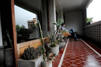 Para que tu jardín de altura se integre al hogar son claves el diseño y los colores