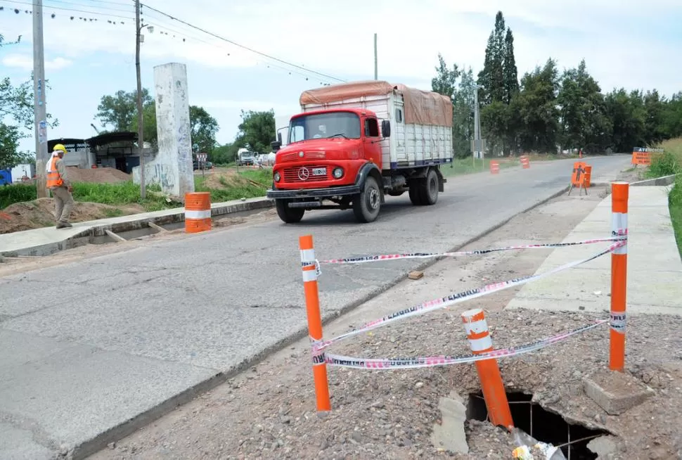 RUTA DETERIORADA. La 304, a la altura de El Chañar, presenta este estado. la gaceta / archivo 