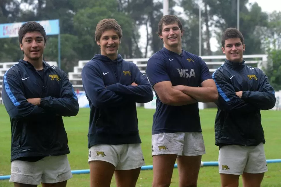 MADUROS. Ignacio Albornoz, Domingo Miotti, Santiago Portillo y Joaquín Riera, juntos antes de viajar a Sudáfrica. La tierra del mejor rugby del mundo los espera. 