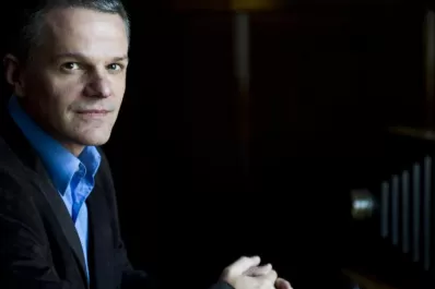 “Tenemos una relación de franco deterioro con la palabra”