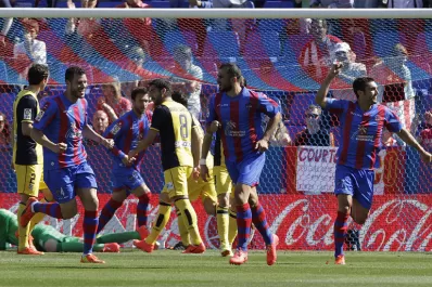 Atlético de Simeone se complicó en la Liga con una derrota ante Levante