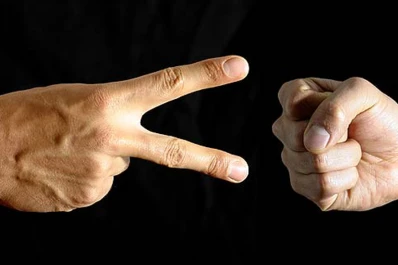 Científicos descubren truco para ganar siempre en Piedra, Papel o Tijera