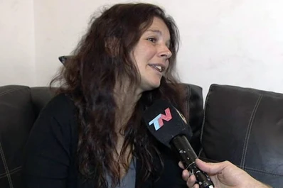 Le robaron el auto y la arrastraron por evitar que se llevaran a su bebé