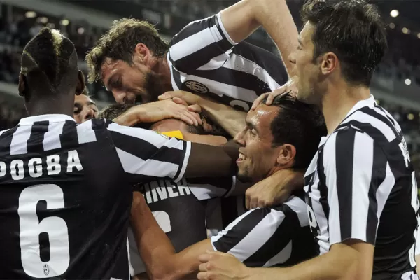 Juventus, con Tevez, coronó el festejo del título con un triunfo