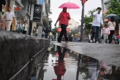 Elevada humedad, lloviznas y algo de sol, el cóctel que perduraría en Tucumán hasta el viernes