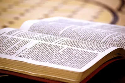 Dictarán cursos de Biblia en el Colegio Santa Catalina