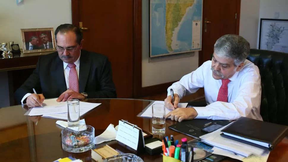 COMPROMISOS. El gobernador se reunirá con funcionarios de distintos ministerios. ARCHIVO TELAM