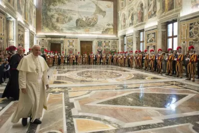 El Vaticano hunde su  bisturí contra la pedofilia