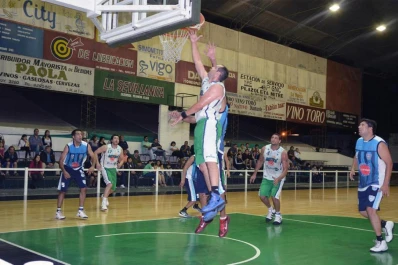 Mitre rinde mejor de visitante