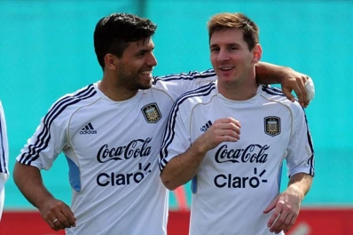 Messi pide a Barcelona que contrate a Agüero