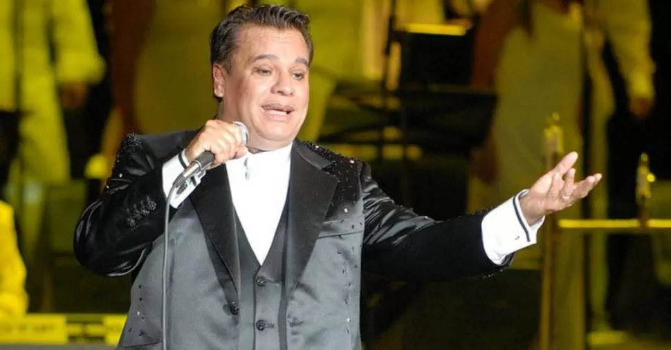 LEYENDA ENFERMA. Juan Gabriel sufre un severo problema pulmonar.  