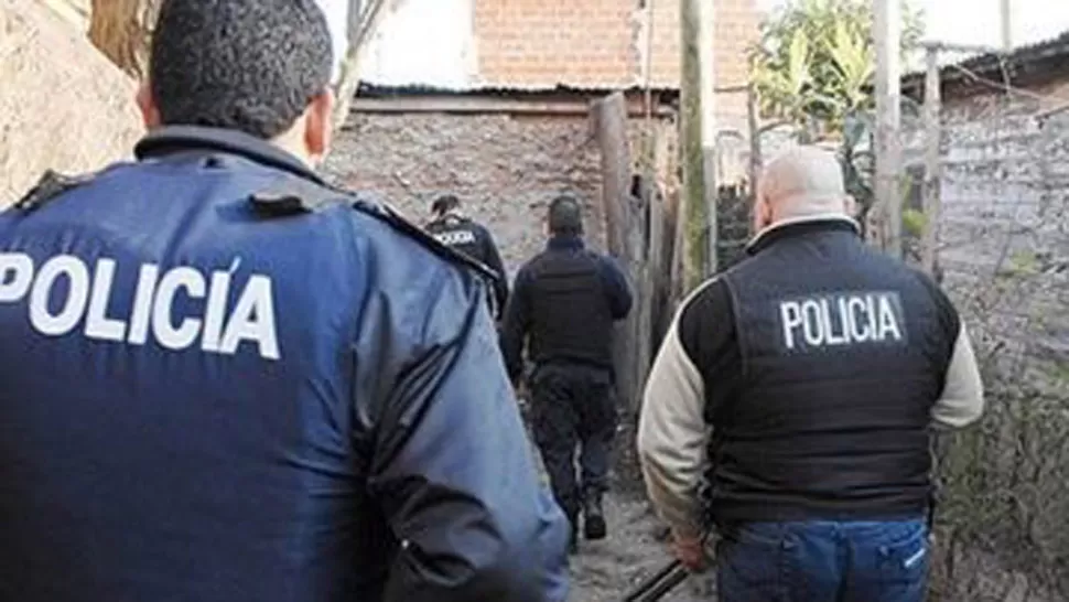 FUERZAS POLICIALES. El operativo del rescate de la chica de 15 años. FOTO TOMADA DE LOSANDES.COM.AR
