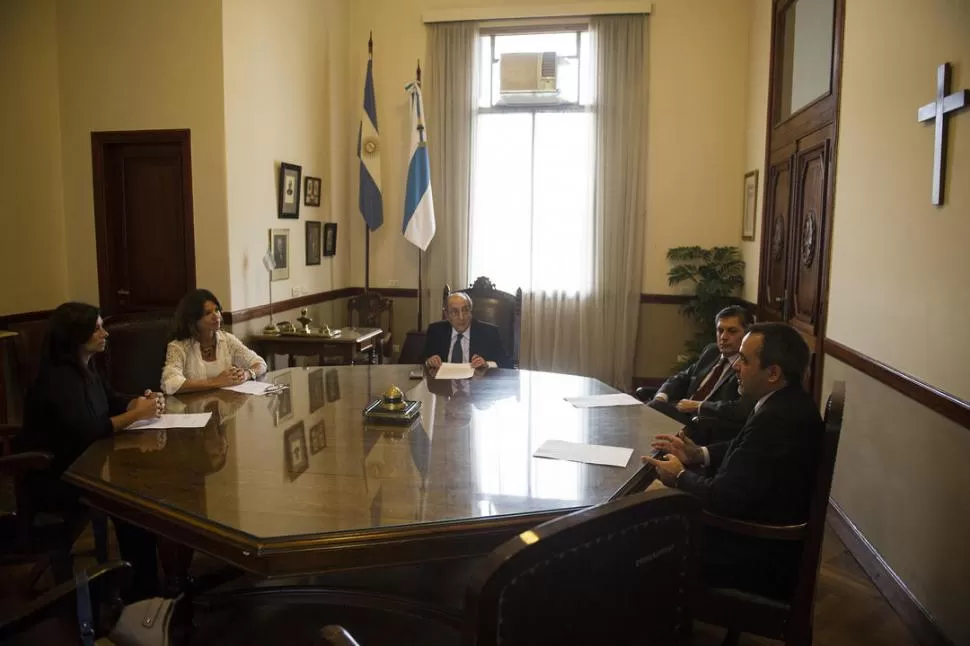 APOYO. Los vocales de la Corte escucharon el informe que les expusieron Giannoni y López Ávila (al frente). la gaceta / foto de jorge olmos sgrosso 