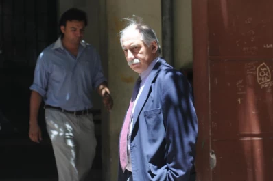 El fiscal Albaca aún puede evitar el juicio político