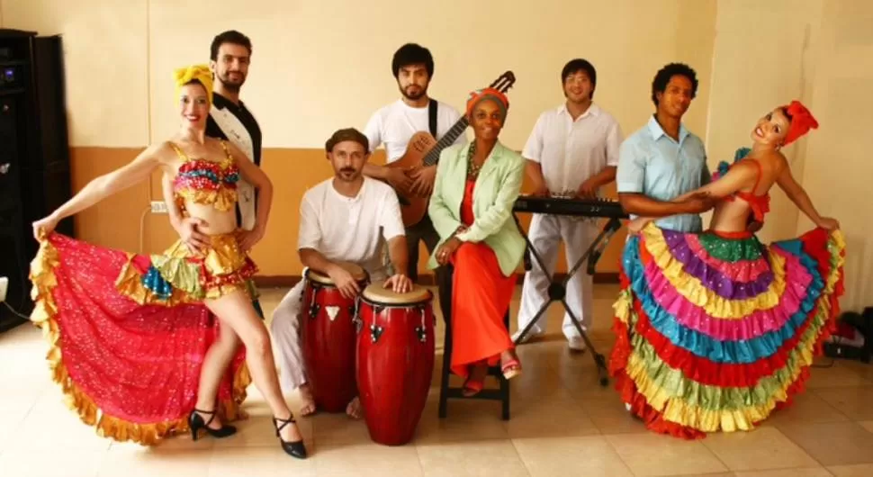 EL COLOR Y EL CALOR CARIBEÑO. Rumba, son, chachachá, mambo o salsa; todos ritmos como para no quedarse sentado en la butaca. 