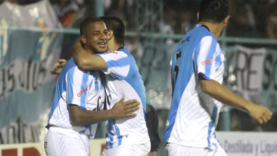 FIGURA. Píriz Alves fue la gran figura de Atlético. El luchador que no se dio por vencido. FOTO HECTOR PERALTA / LA GACETA