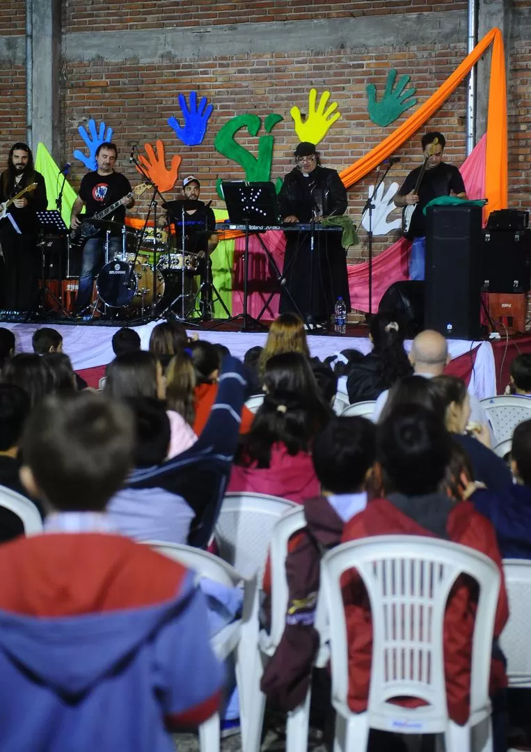 VISIONARIO. César compuso “Quiero un papa latinoamericano”. LA GACETA / FOTO DE OSVALDO RIPOLL