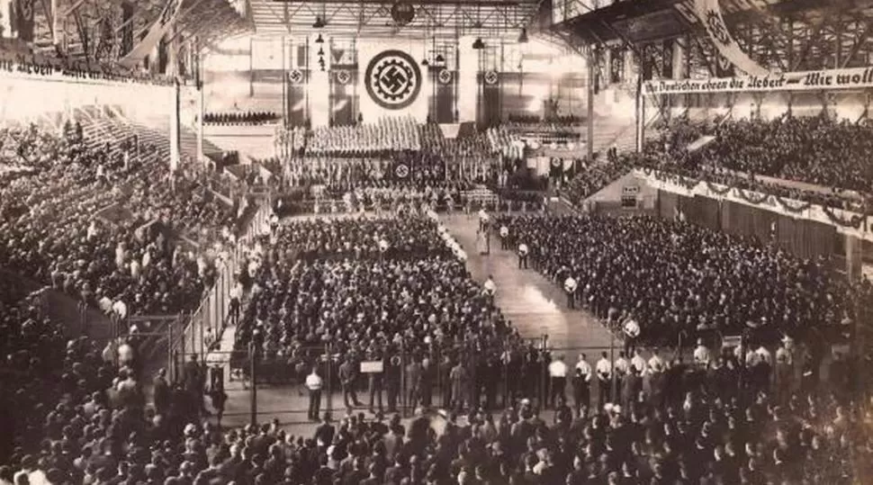 NO ES BERLÍN, SINO EL LUNA PARK. El 10 de abril de 1938, 16 meses antes de que estallara la II Guerra Mundial, se realizó en Buenos Aires el que se ha considerado como el mayor acto nazi fuera de Europa. La filial argentina del partido Nacional Socialista Alemán llegó a alcanzar los 70.000 afiliados. mdzol.com