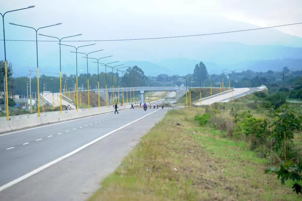 EN OBRA. La nueva ruta 314 que unirá Tafí Viejo con la Capital todavía no es usada por los automovilistas. LA GACETA / FOTO DE FRANCO VERA