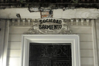 Un derrumbe en la Sociedad Sarmiento asustó a los turistas