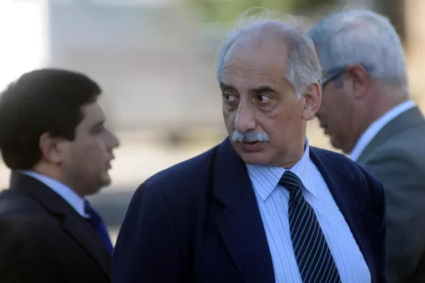 Pesará sobre Albaca otro pedido de destitución