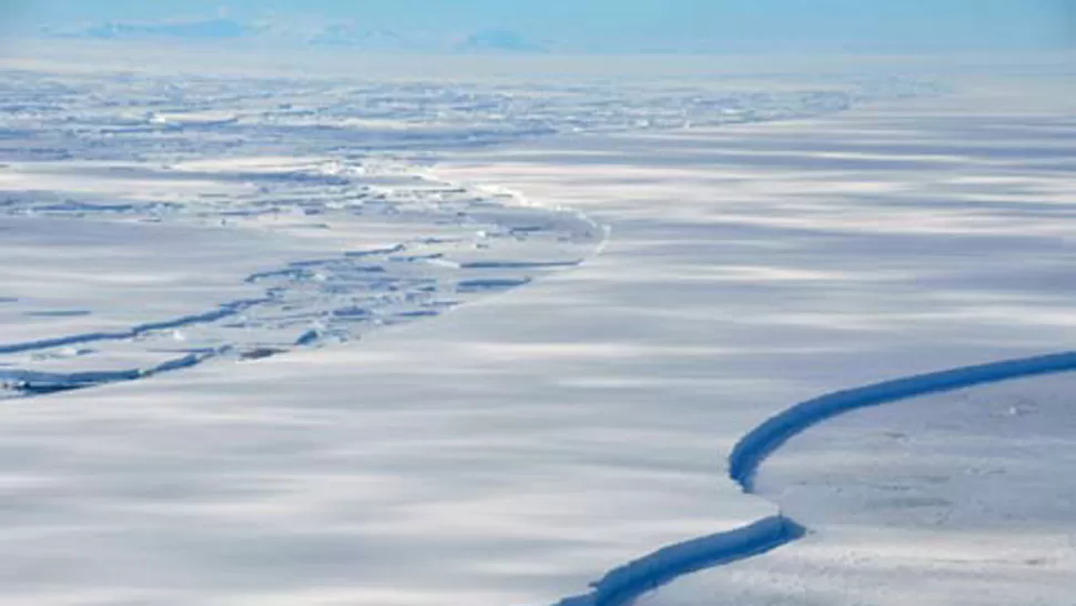 PROBLEMAS. El hielo de la Antártida se derrite y el proceso es irreversible. FOTO TOMADA DE ELMUNDO.ES