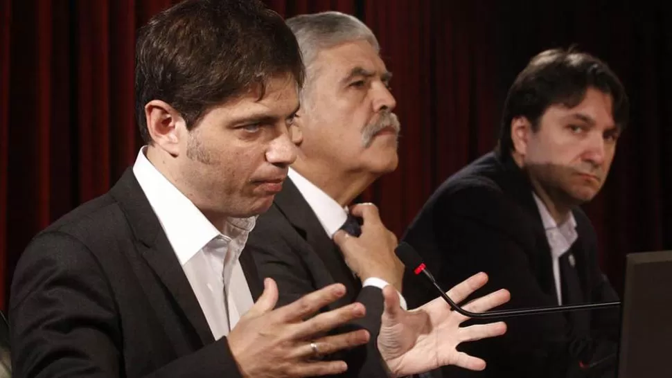 PRESENTACIÓN. Kicillof, De Vido y Berner, durante el anuncio de la apertura de la licitación. FOTO TOMADA DE TN.COM.AR