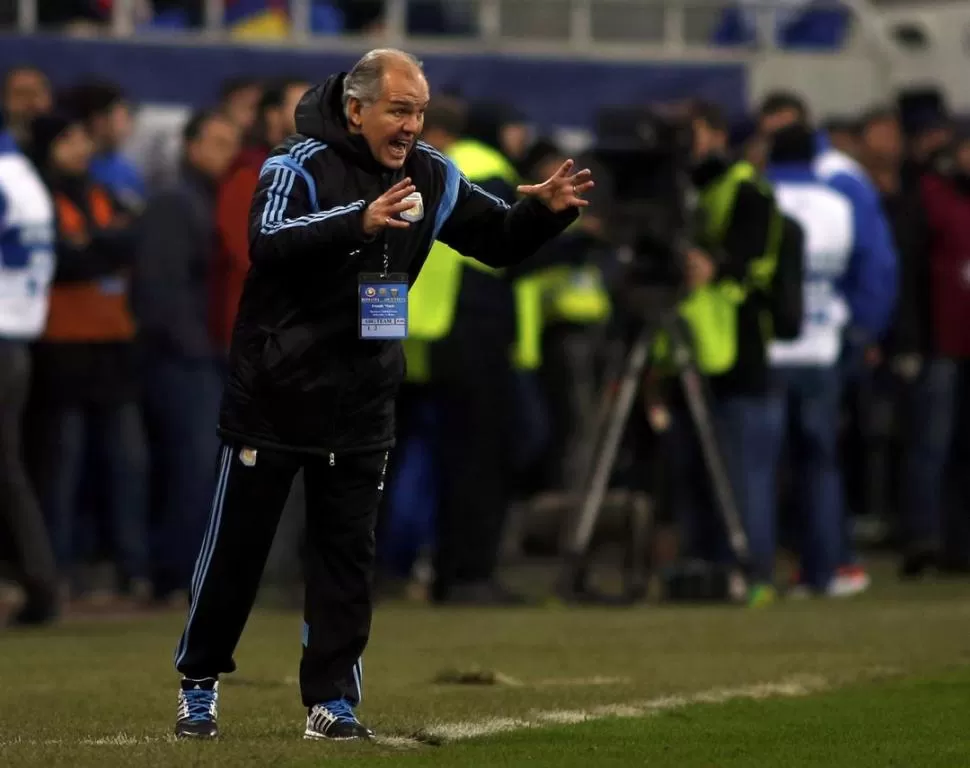 ENTRENADOR. “Pachorra” Sabella debutará en el Mundial el 15 de junio. 