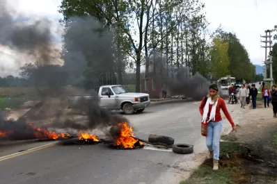 Vecinos de Tafí Viejo cortaron la ruta para pedir que se concluya la autovía