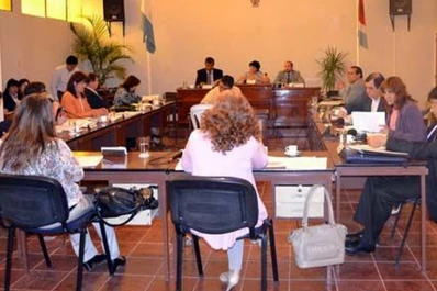 Los ediles de La Banda pagarán multas por cada faltazo a una sesión