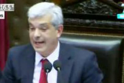 El “rajá de acá”, según lo interpreta Domínguez