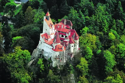 Para góticos: el “Castillo de Drácula” está a la venta