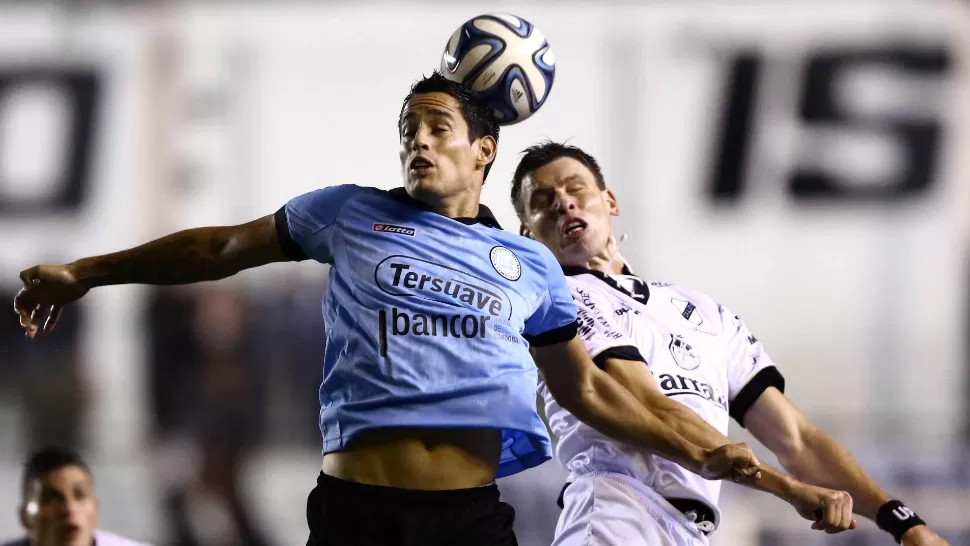 CABEZA A CABEZA. All Boys y Belgrano de Córdoba no se sacan ventaja en el partido inaugural de la última fecha del Torneo Final. TELAM