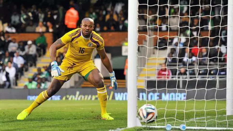 ¿ARREGLO? Austin Ejide, arquero de la selección de Nigeria. ABC.ES