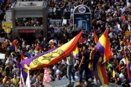 Miles de españoles protestan contra la monarquía