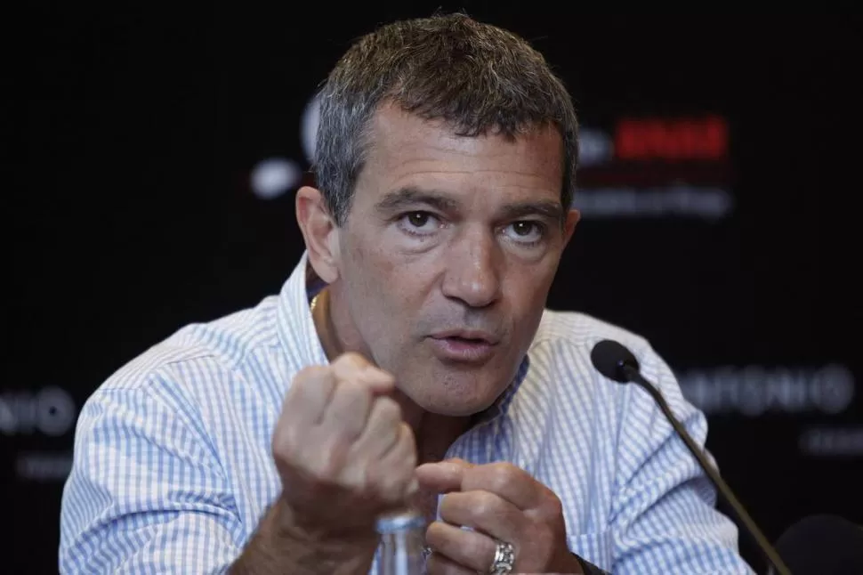 ¿EN LA PIEL DE FRANCISCO? Banderas podría encarnar al Papa en el cine. reuters