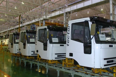 Iveco extendió las suspensiones de personal y ofreció retiros voluntarios