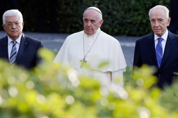 Francisco pidió a israelíes y palestinos vivir como hermanos