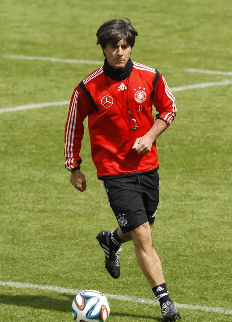 PROYECTO A LARGO PLAZO. El DT Löw se encargó de dirigir un plantel que sorprendió en Sudáfrica y llega maduro a Brasil. 